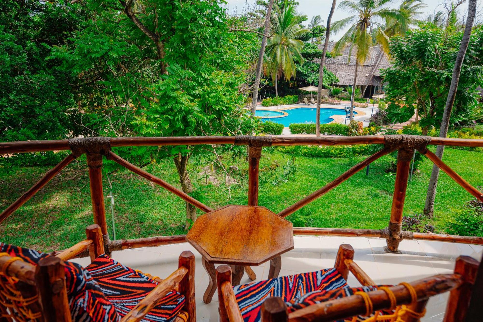 Sansi Kae Beach Resort Michamvi Kae Экстерьер фото